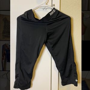 Nike pro capris